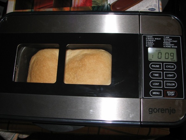 Хлебопечка Gorenje BM1400E